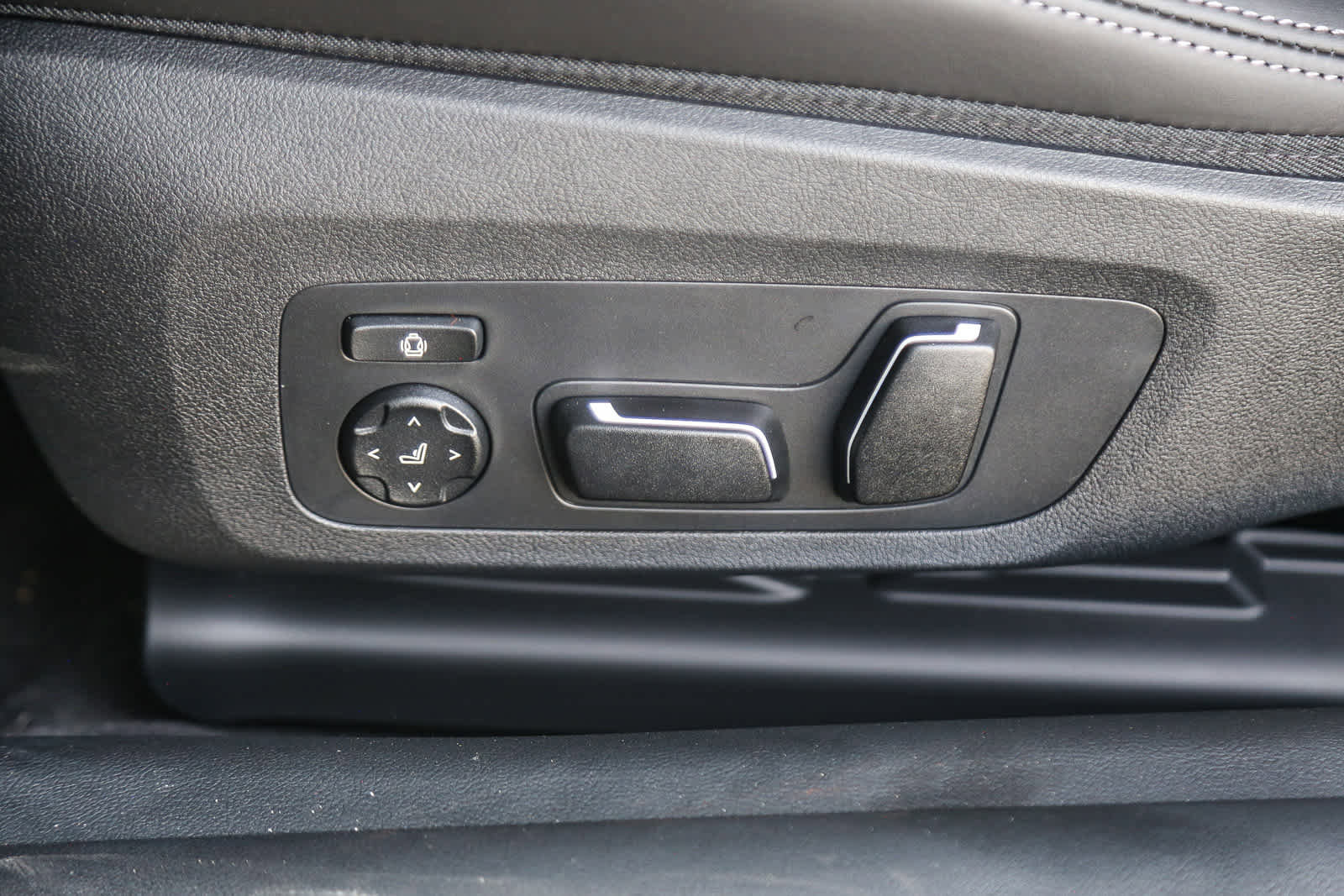 New 2026 BMW M4 Competition w/ M Carbon Exterior Package image 18