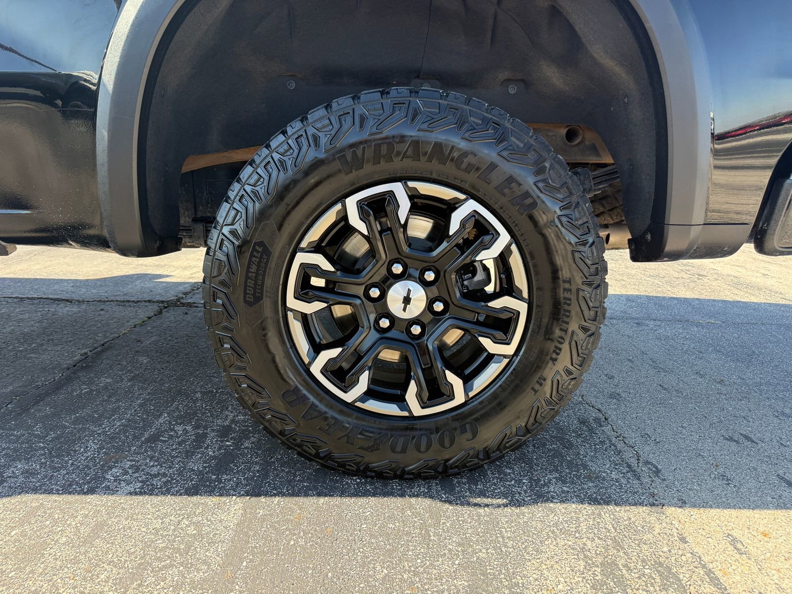 Used 2024 Chevrolet Silverado 1500 ZR2 w/ Technology Package image 11