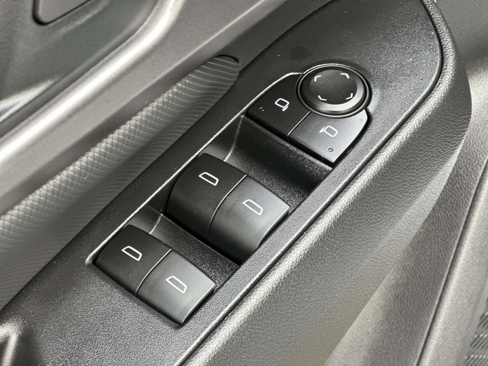 Used 2025 Chevrolet Equinox EV LT image 21