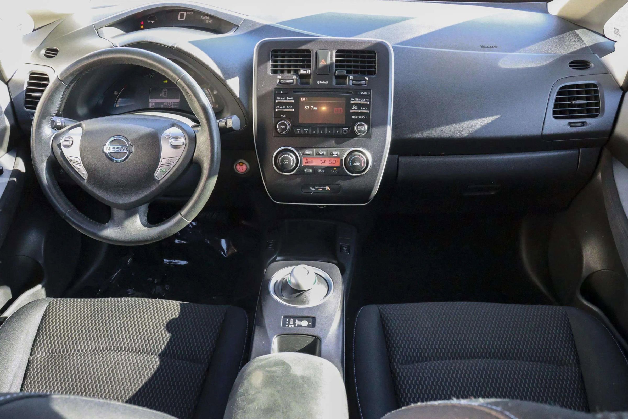 Used 2015 Nissan Leaf S image 18