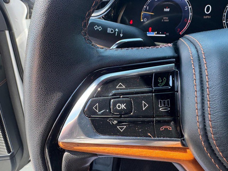 Used 2023 Jeep Grand Cherokee L Summit AWD/4WD image 22