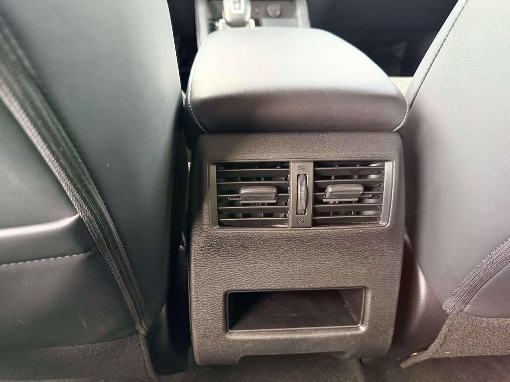 Used 2024 Mitsubishi Outlander SE FWD image 15