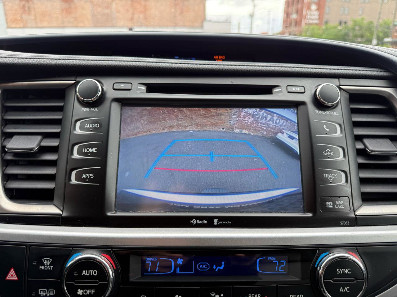 Used 2015 Toyota Highlander XLE AWD/4WD image 13