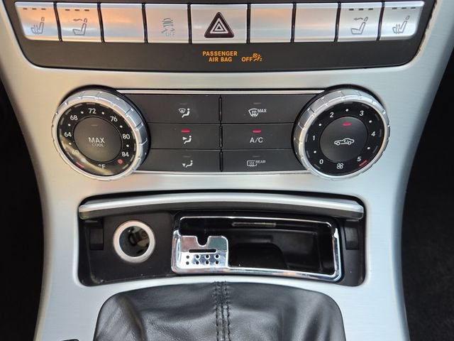 Used 2015 Mercedes-Benz SLK 250 w/ Premium Package image 9