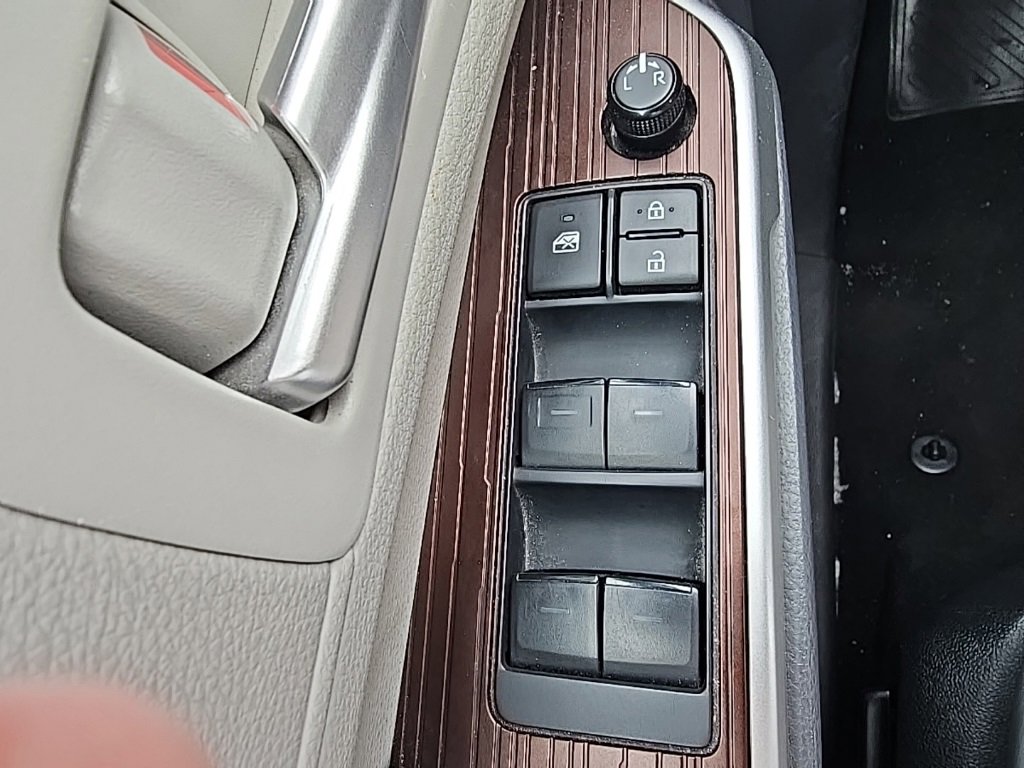 Used 2024 Toyota Sienna XLE image 14