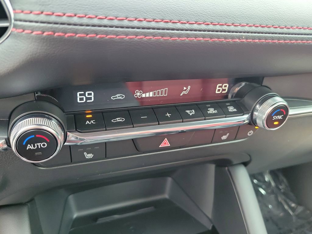 New 2026 MAZDA MAZDA3 Carbon image 28