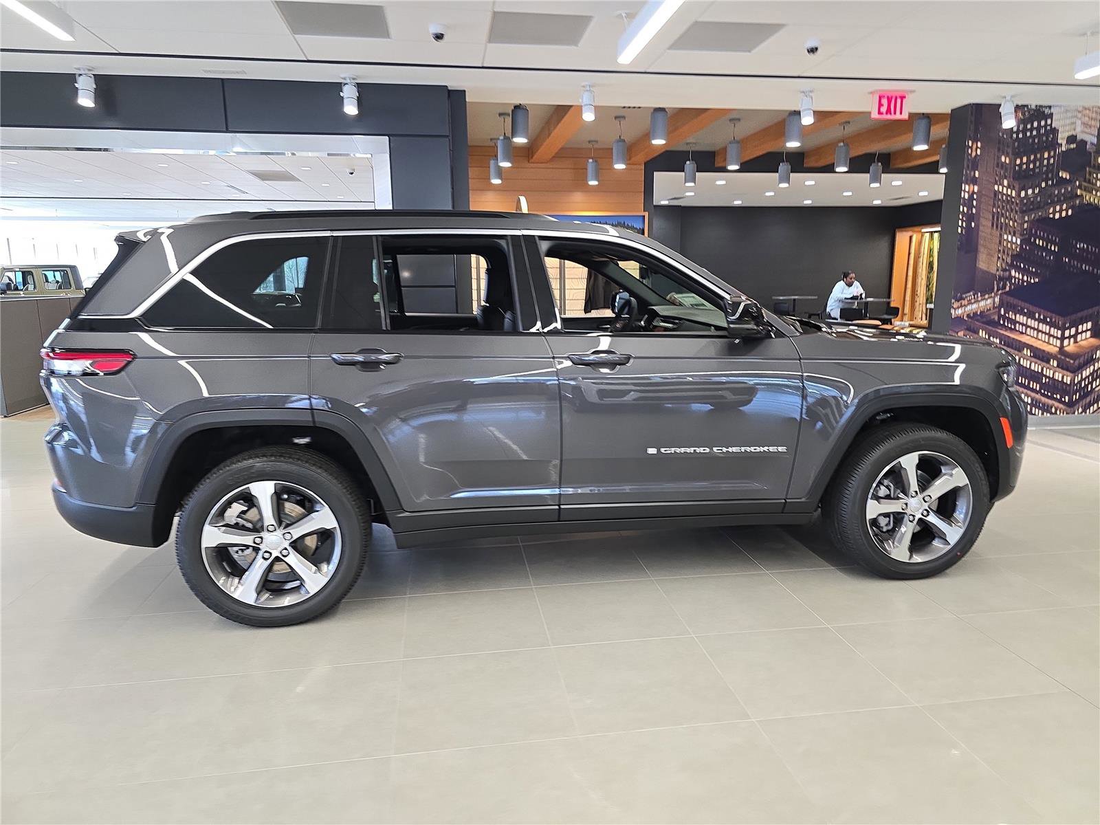 New 2026 Jeep Grand Cherokee Limited image 2