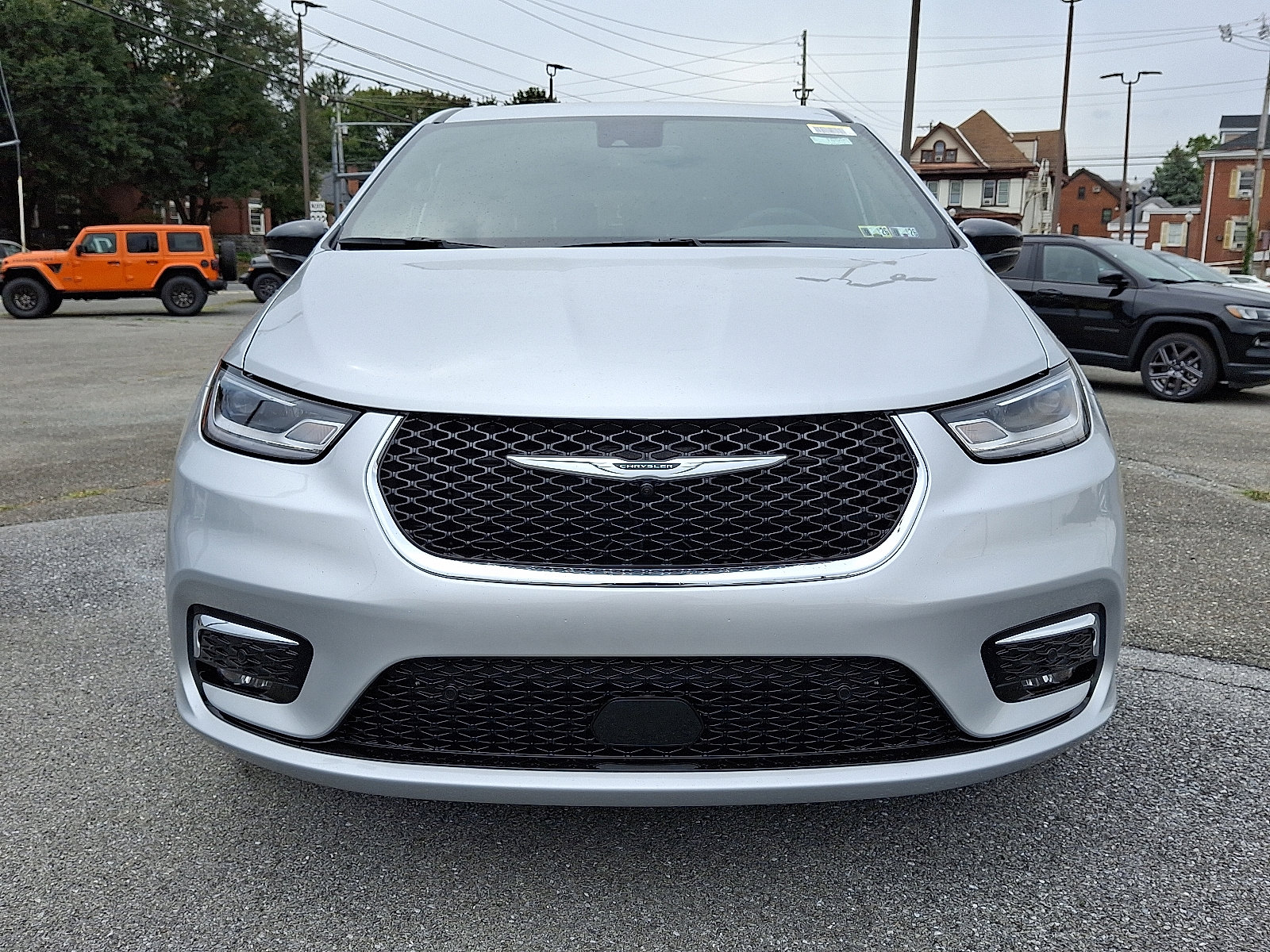 New 2026 Chrysler Pacifica Select image 2