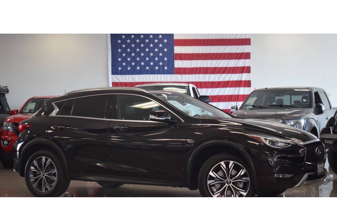 Used 2018 INFINITI QX30 Premium w/ Navigation Package
