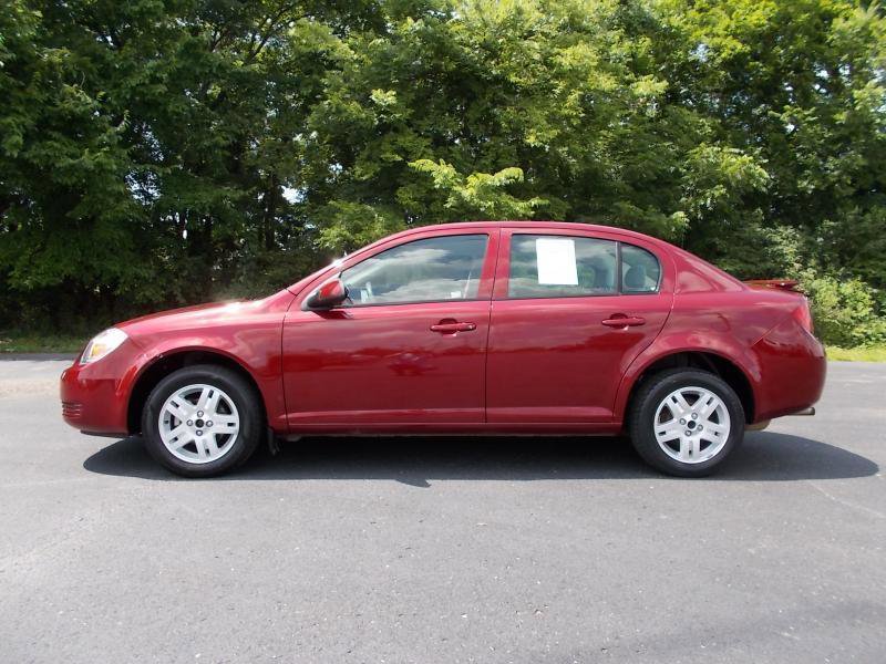 Used 2008 Chevrolet Cobalt LT image 2