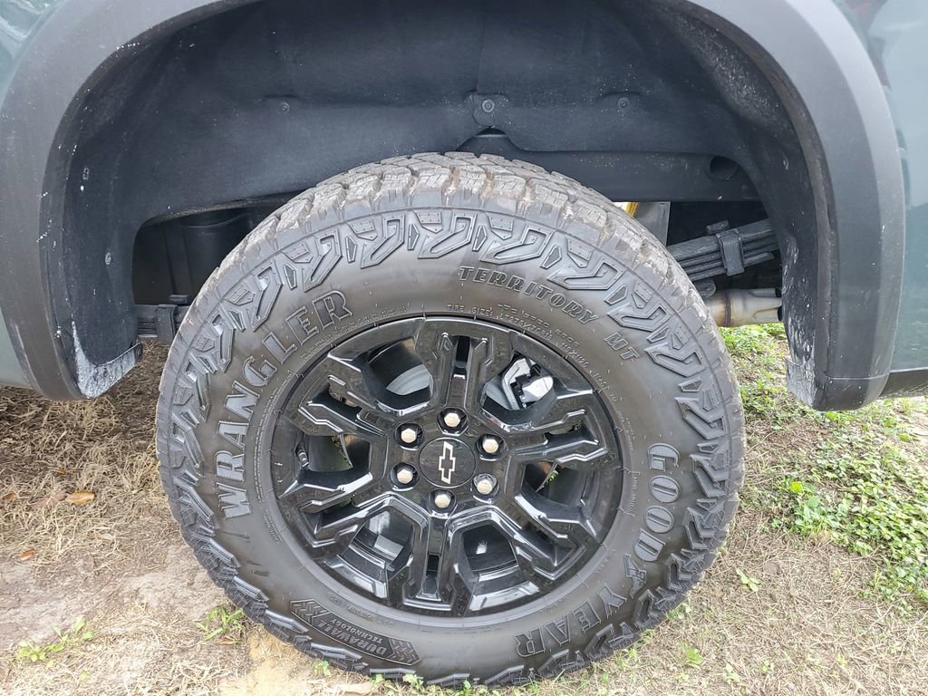 Used 2025 Chevrolet Silverado 1500 ZR2 w/ Technology Package image 14