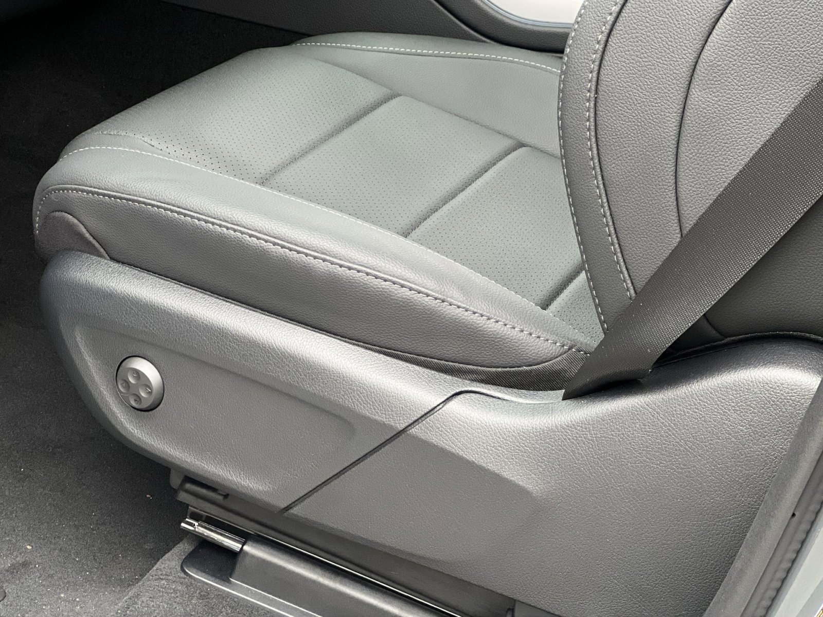 New 2026 Mercedes-Benz GLE 450 4MATIC image 12