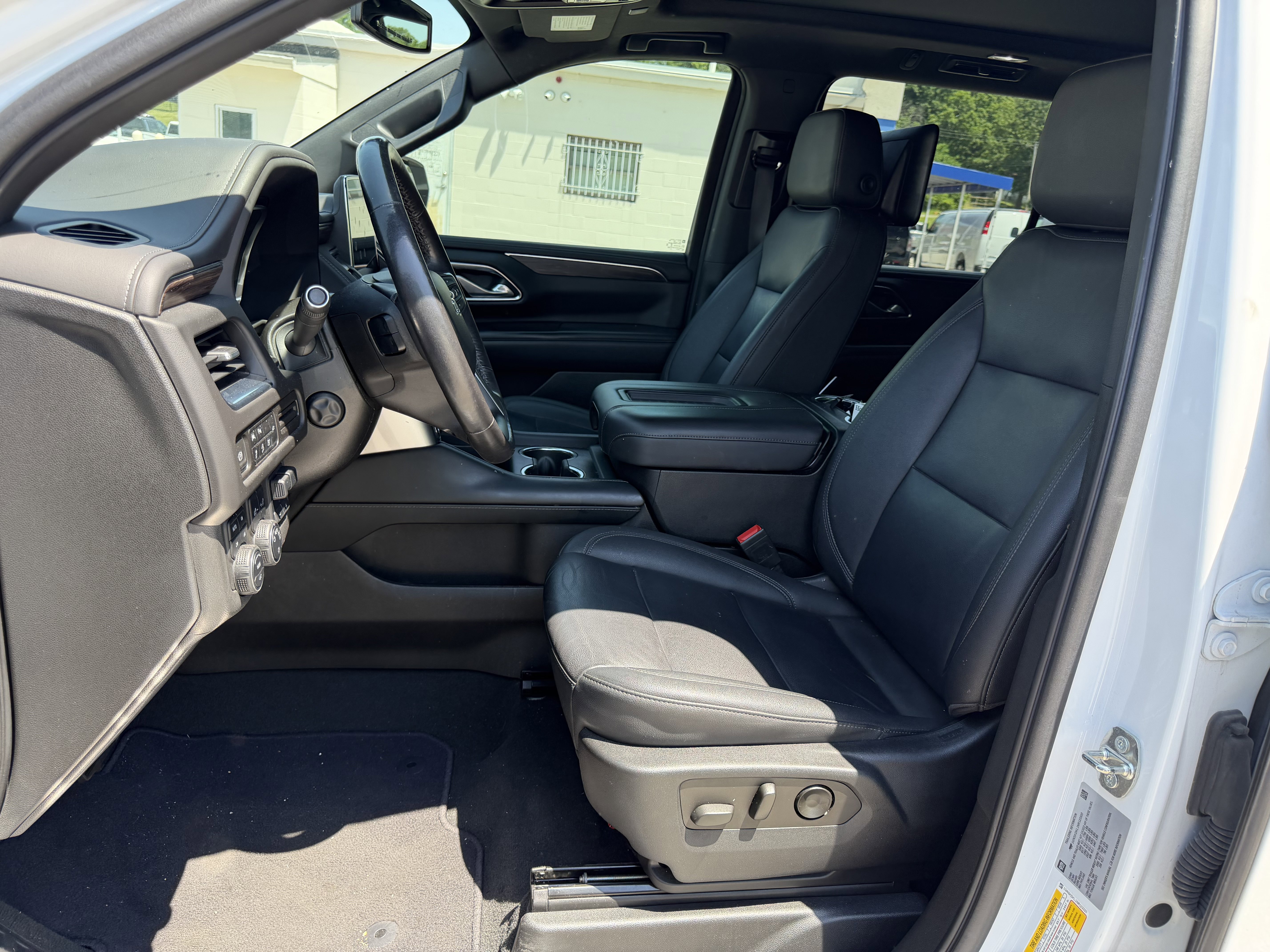 Used 2022 Chevrolet Suburban Z71 w/ Z71 Off-Road Package AWD/4WD image 14