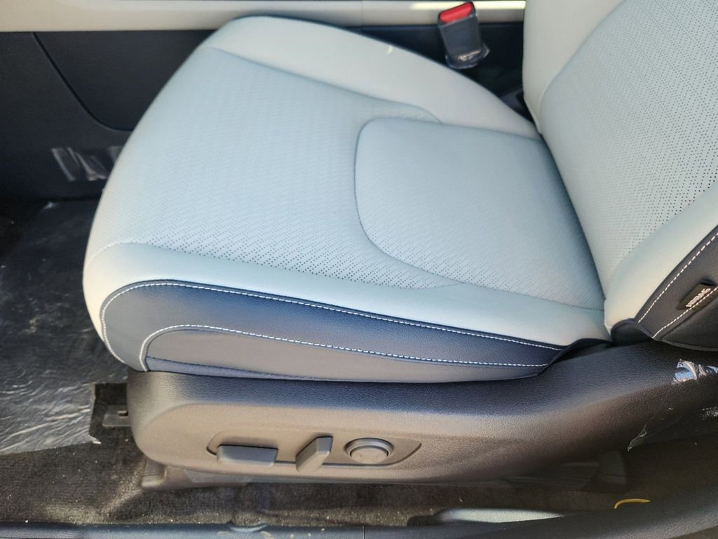 Certified 2025 Kia Carnival SX Prestige image 11