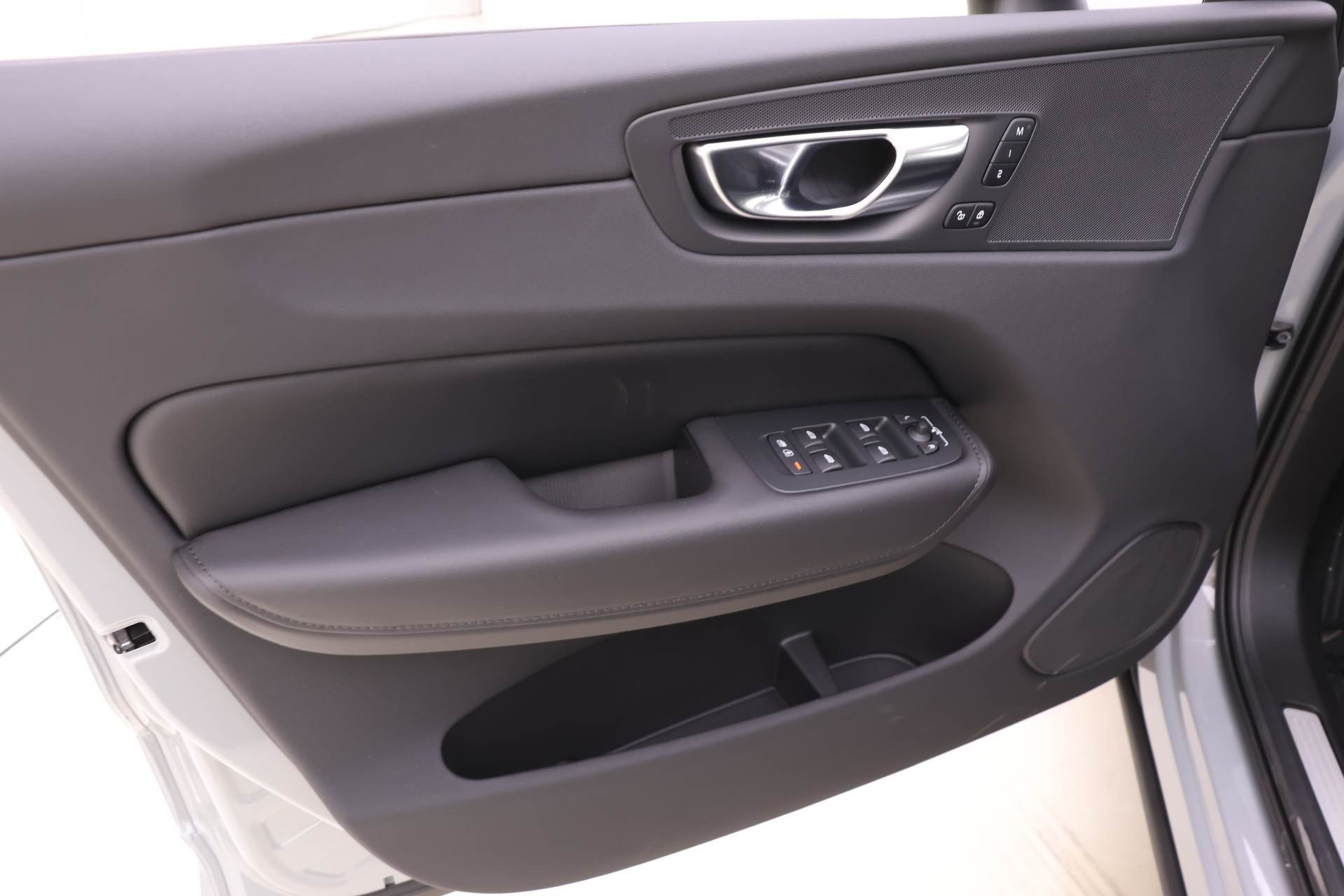 New 2025 Volvo XC60 T8 Plus w/ Protection Package Premier image 14