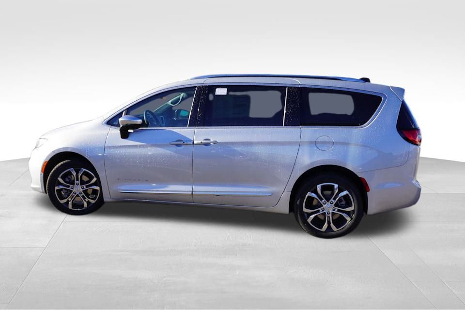 New 2026 Chrysler Pacifica Pinnacle image 6