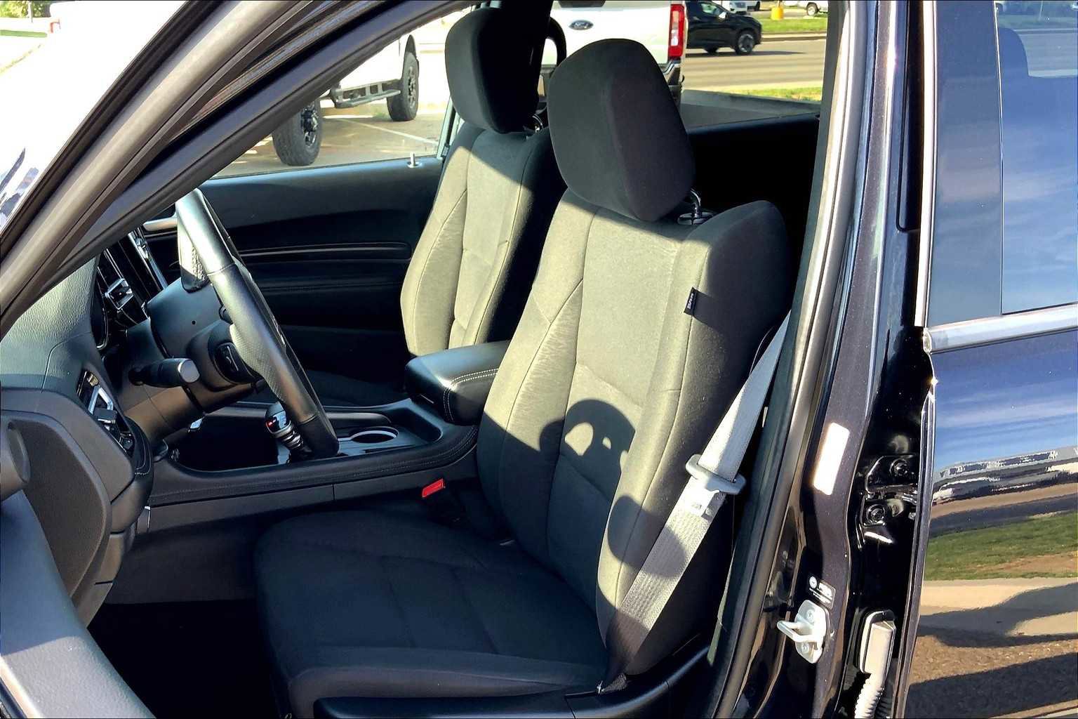 Used 2024 Dodge Durango SXT w/ 3rd Row Seating Group image 13