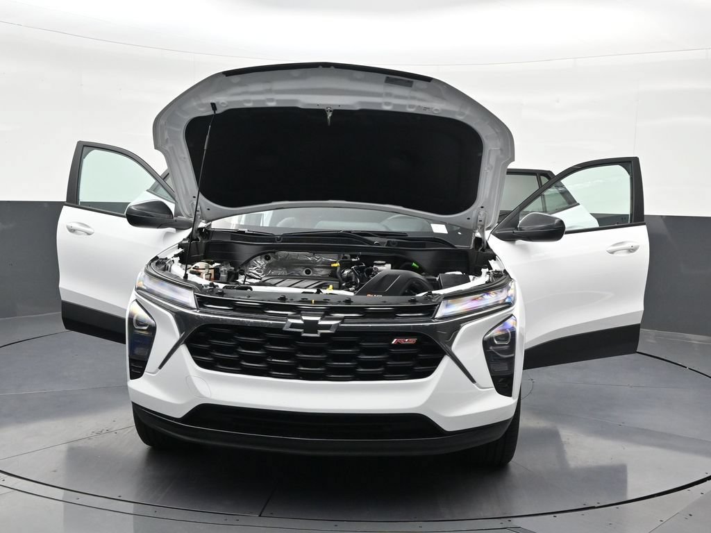 Used 2025 Chevrolet Trax RS w/ Driver Confidence Package FWD image 36