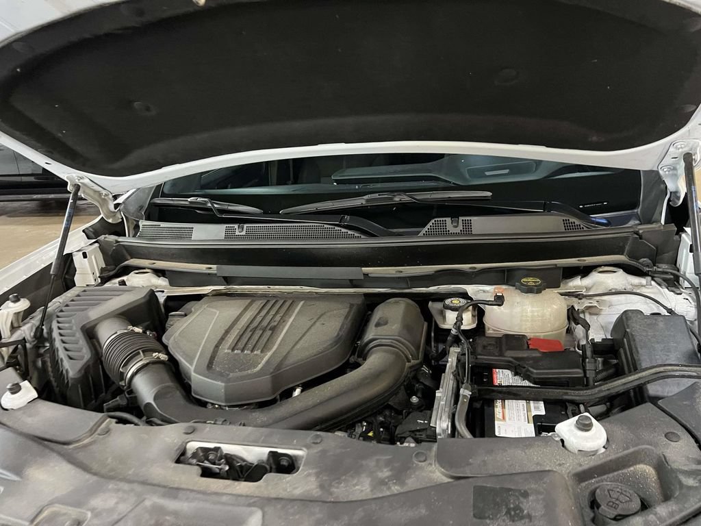 Used 2025 GMC Acadia Elevation FWD image 9