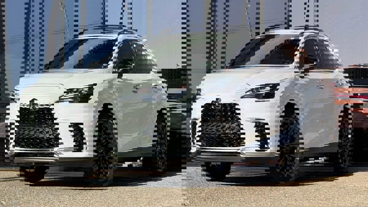 Used 2025 Lexus RX 350 F Sport image 3