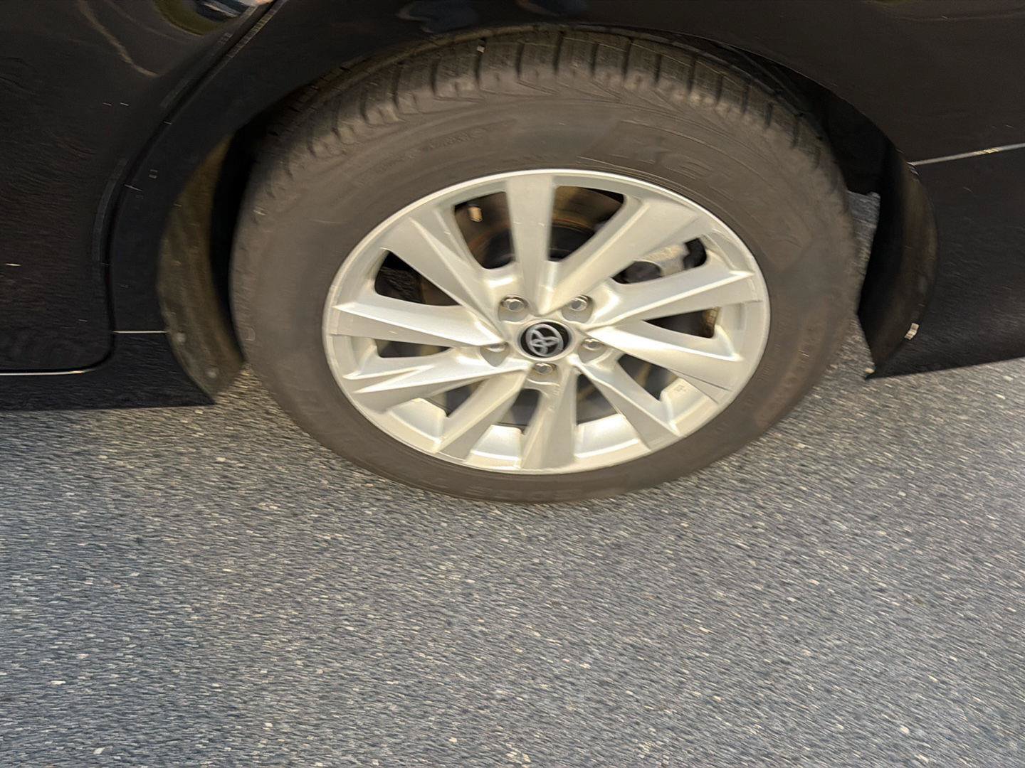 Certified 2022 Toyota Camry LE FWD image 36