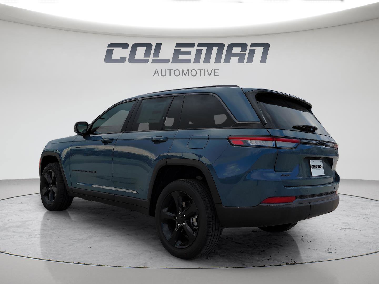 New 2026 Jeep Grand Cherokee Limited w/ Limited Altitude Package AWD/4WD image 3