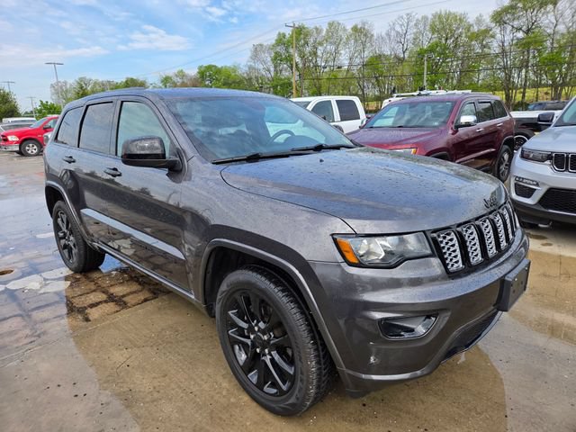 Certified 2020 Jeep Grand Cherokee Altitude AWD/4WD image 17