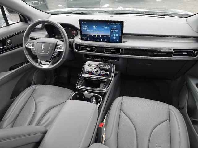 Used 2022 Lincoln Nautilus Reserve image 25