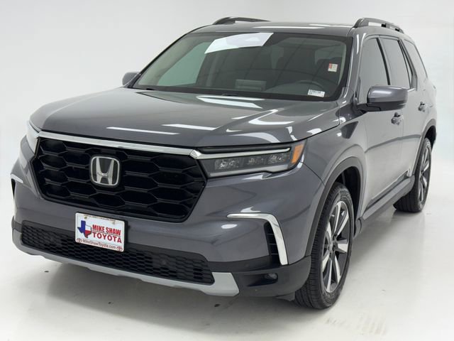 Used 2025 Honda Pilot Touring image 4
