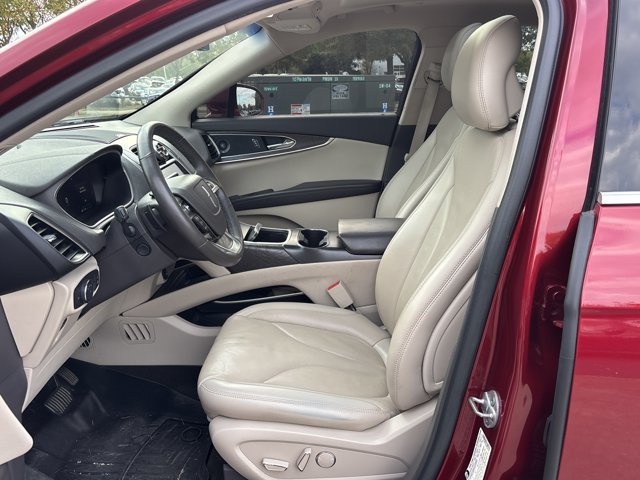 Used 2019 Lincoln Nautilus Reserve w/ Driver Assistance Package AWD/4WD image 10