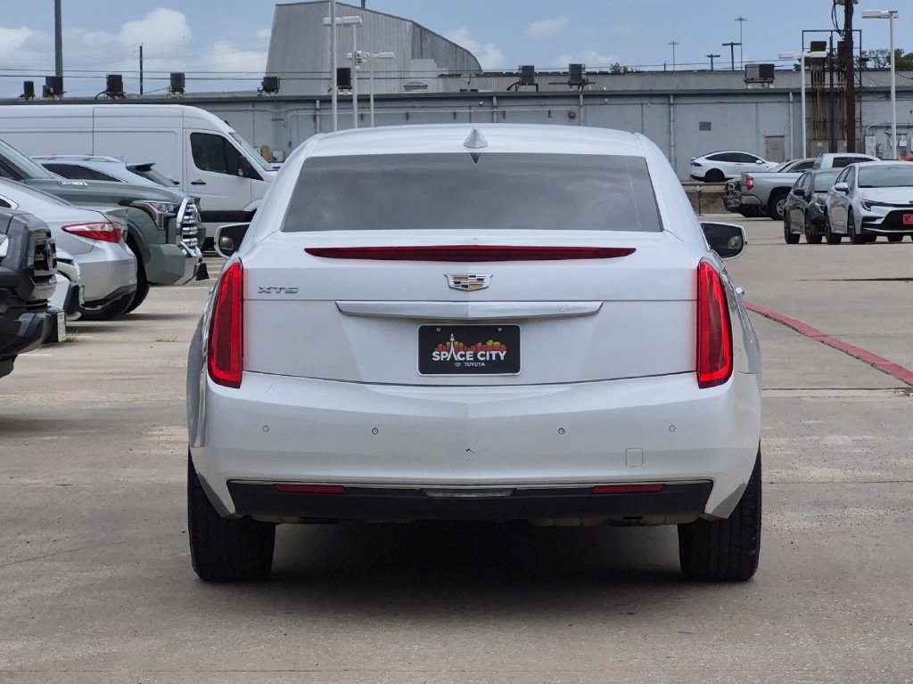 Used 2016 Cadillac XTS FWD image 5