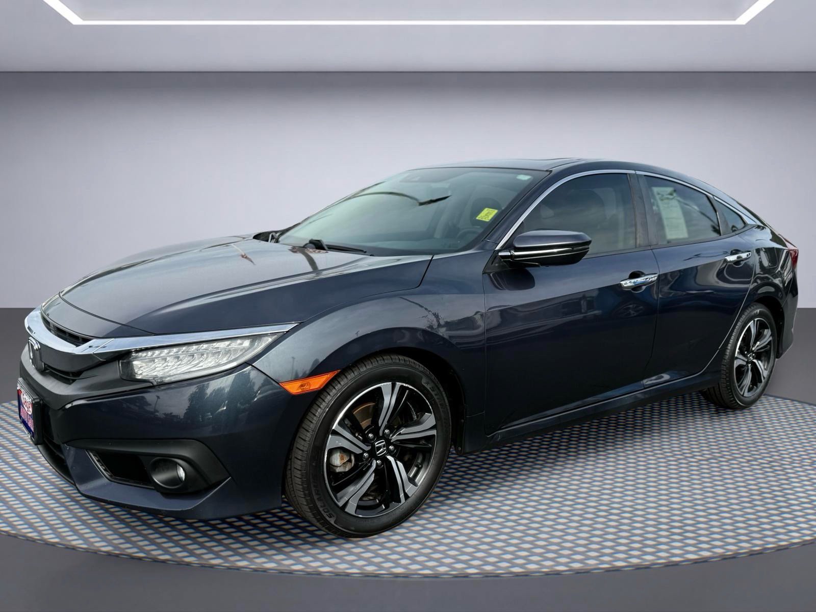 Used 2017 Honda Civic Touring image 1