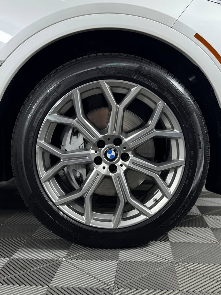 Used 2023 BMW X7 xDrive40i w/ Premium Package AWD/4WD image 55