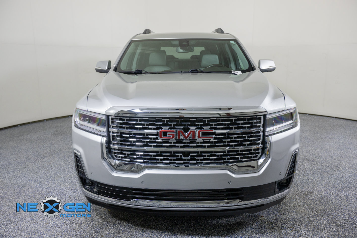 Used 2020 GMC Acadia SLT w/ LPO, Cargo Package AWD/4WD image 3
