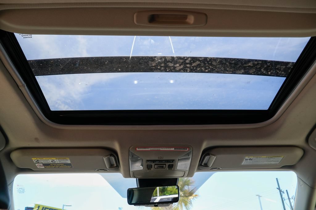 Used 2019 Toyota RAV4 Limited FWD image 13