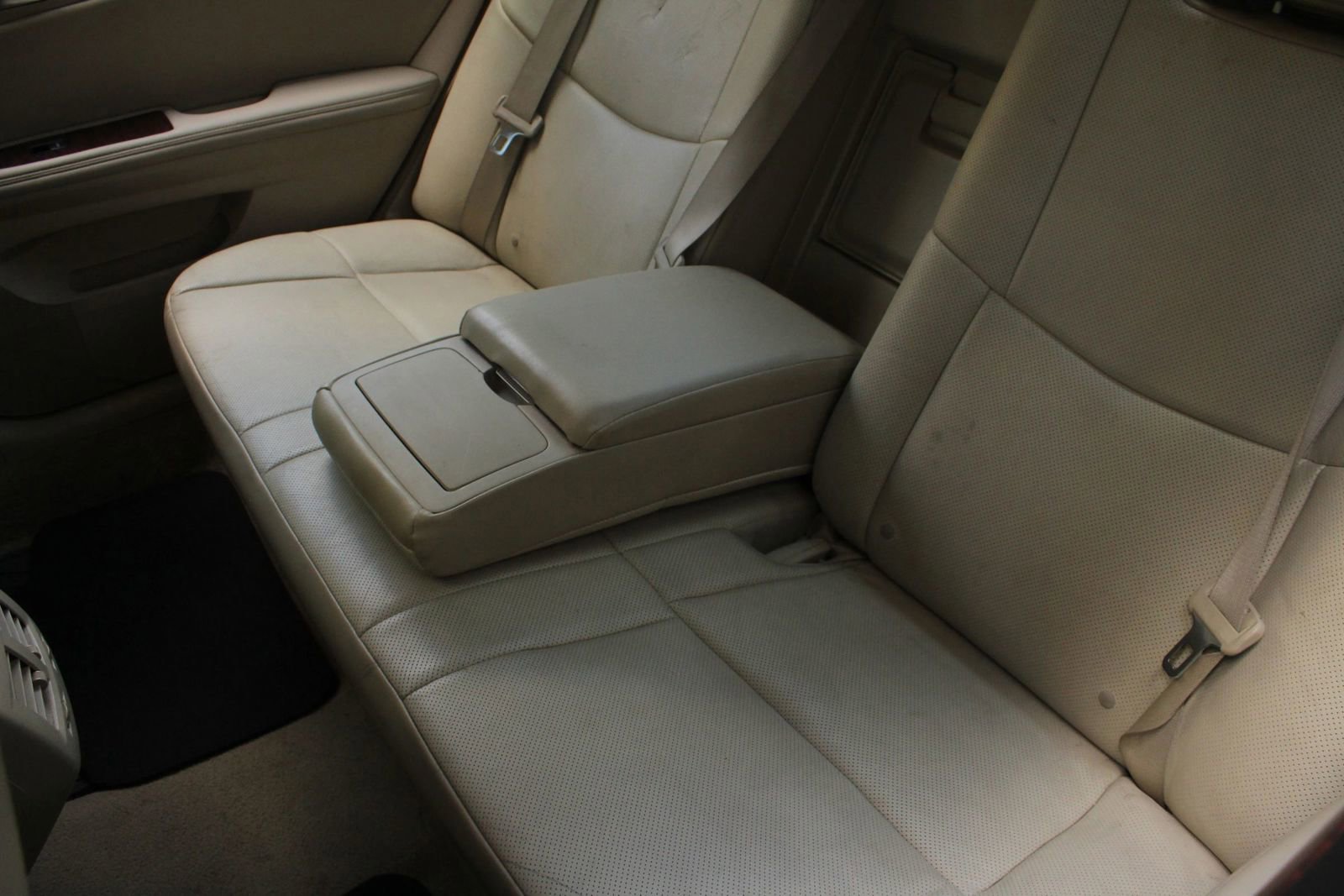Used 2011 Toyota Avalon Limited FWD image 19