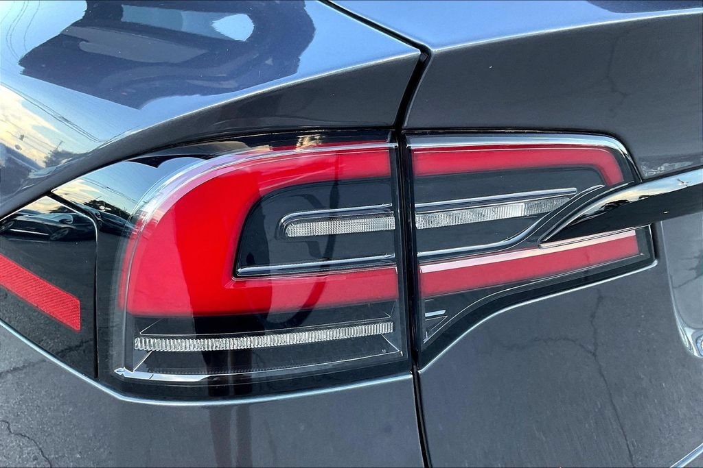 Used 2022 Tesla Model X AWD/4WD image 22