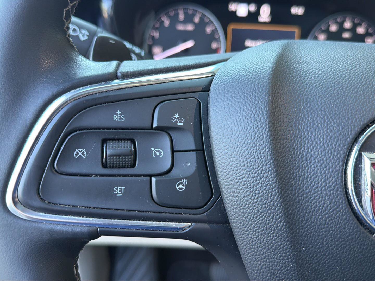 Used 2022 Buick Envision Avenir w/ Technology Package II FWD image 22