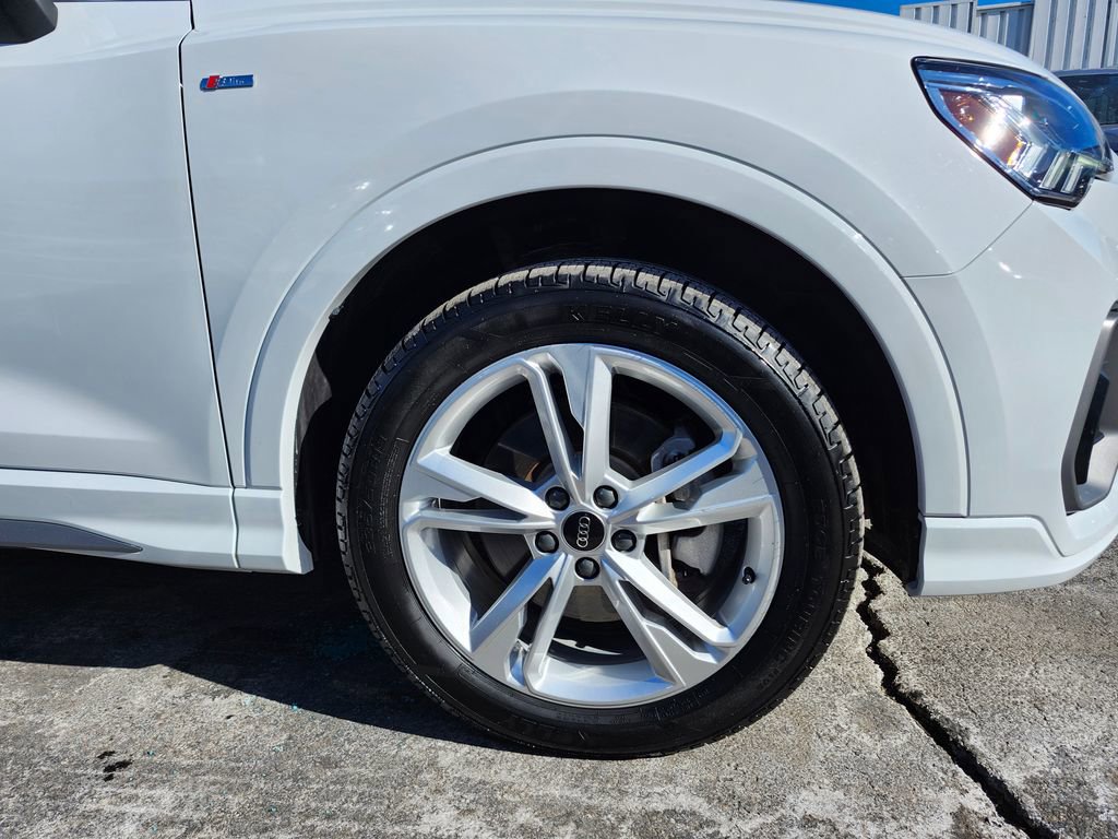 Certified 2023 Audi Q3 2.0T Premium w/ Convenience Package image 16