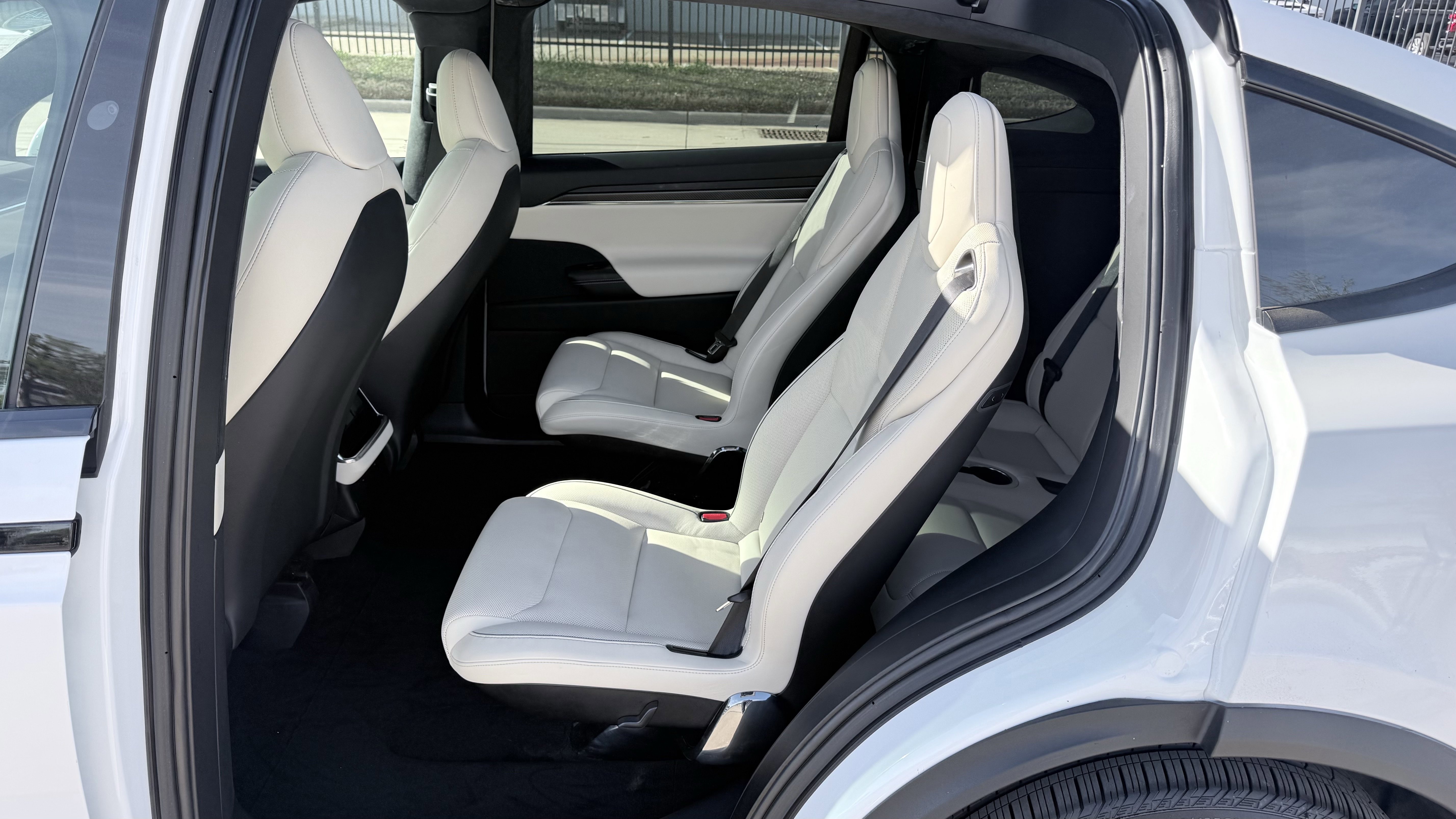 Used 2023 Tesla Model X Plaid image 36