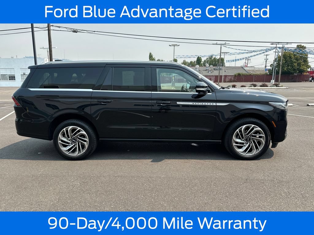Used 2025 Lincoln Navigator L Reserve AWD/4WD image 9