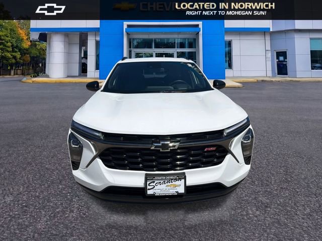 Used 2024 Chevrolet Trax RS FWD image 2