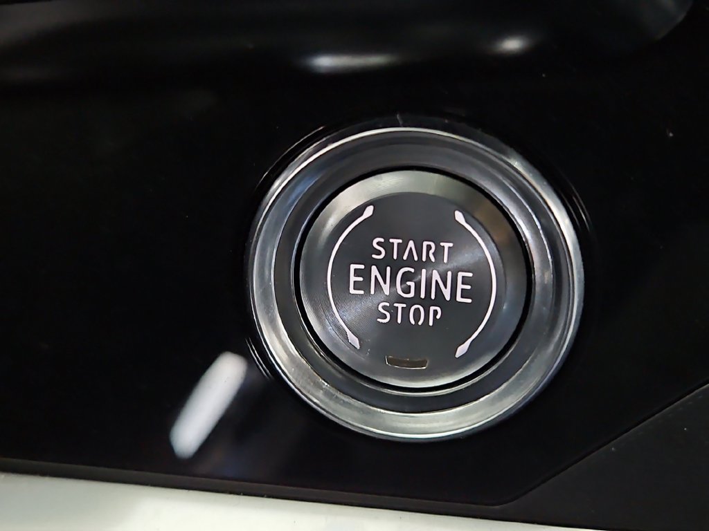 Used 2025 Chevrolet Corvette Z06 RWD image 30