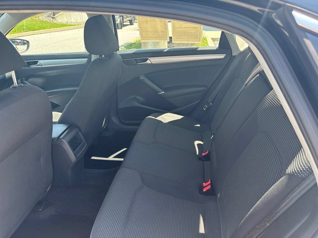 Used 2016 Volkswagen Passat 1.8T S FWD image 8