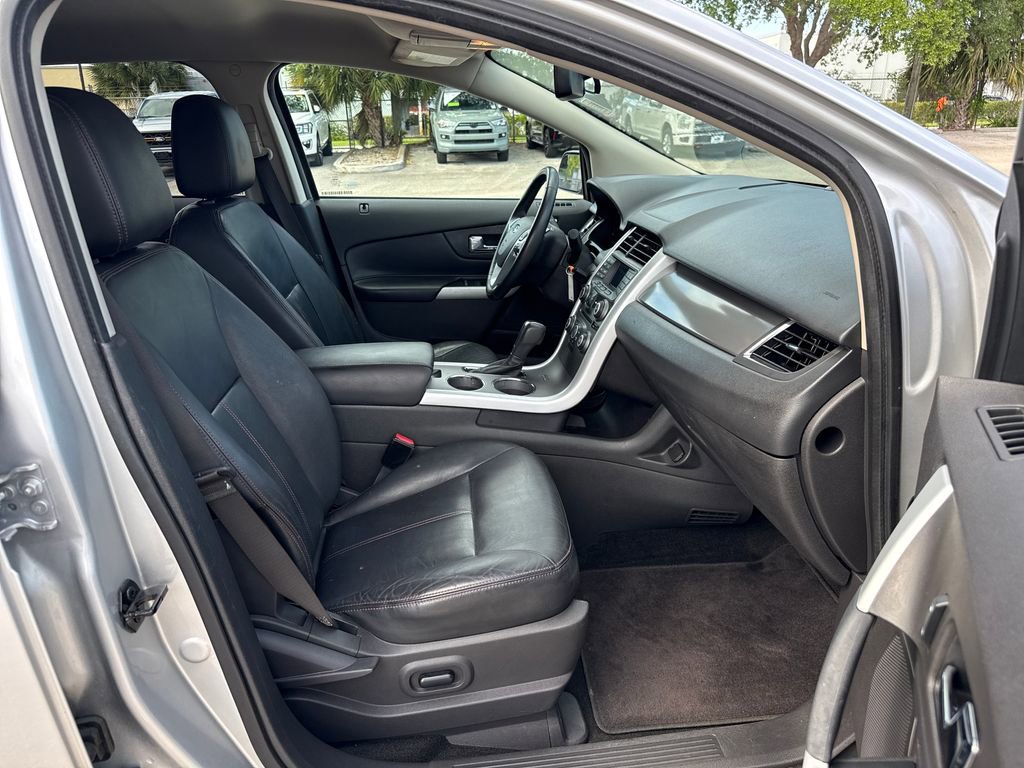 Used 2012 Ford Edge SEL FWD image 18