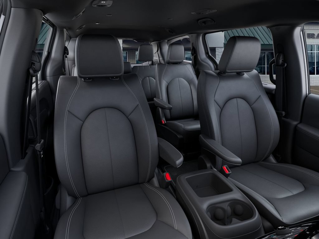 Used 2026 Chrysler Voyager LX FWD image 16
