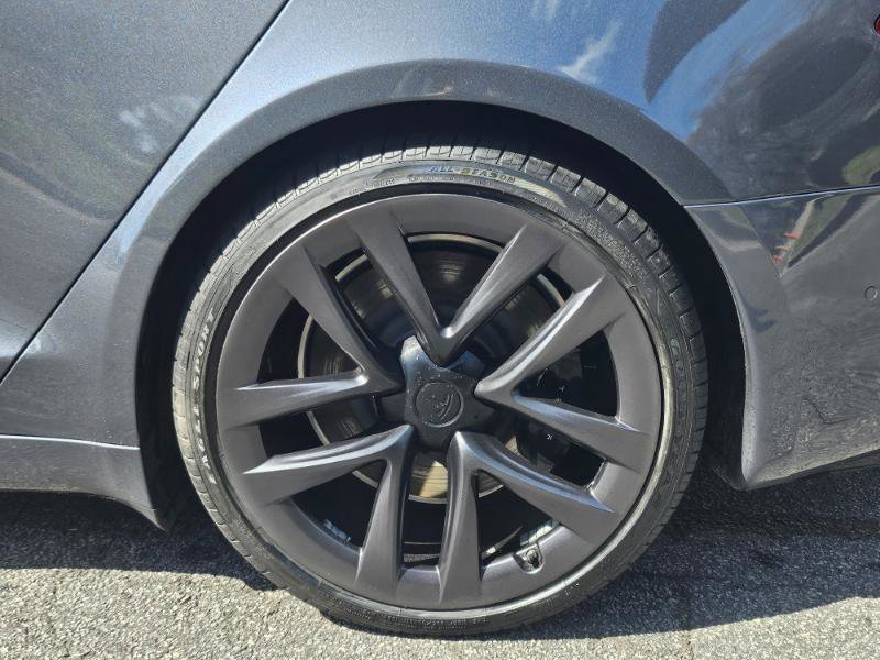 Used 2022 Tesla Model S AWD image 18