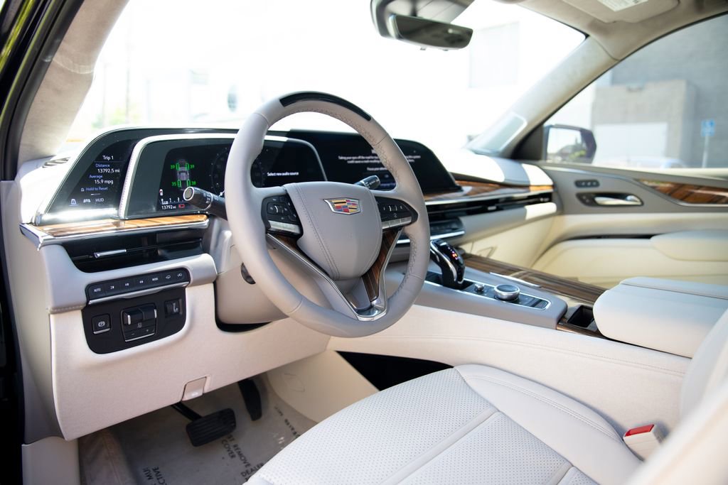 Used 2024 Cadillac Escalade Sport Platinum w/ Heavy-Duty Trailer Package image 11