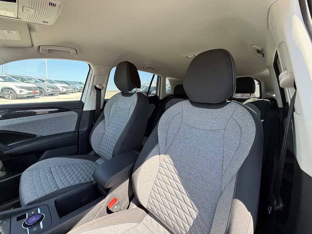 Certified 2025 Volkswagen Tiguan S FWD image 18