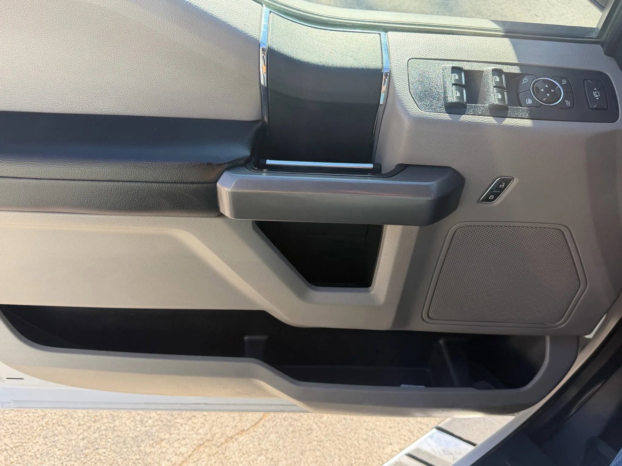 Used 2020 Ford F350 XLT w/ XLT Value Package image 14